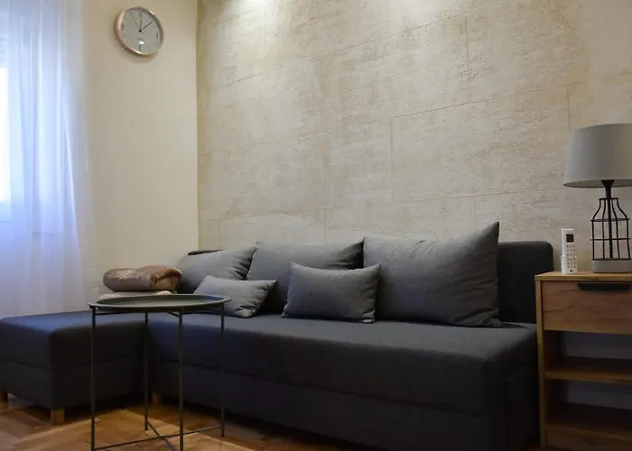 Duga 1 アパート スボティツァ